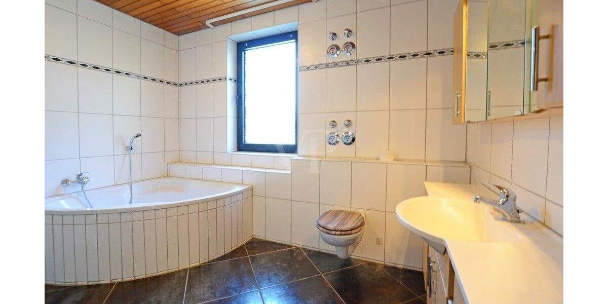 Mehrfamilienhaus, Wohnhaus Langenfeld Immigrath - 8 Zimmer, 233 m&sup2;, 699.000&euro; | Angebot:25697872