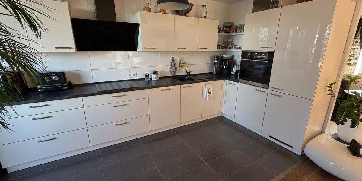 Hochwertig sanierte 3-Zimmer-Wohnung mit 2 Balkonen und 2 Badezimmern in Köln-Westhoven 3 zimmer