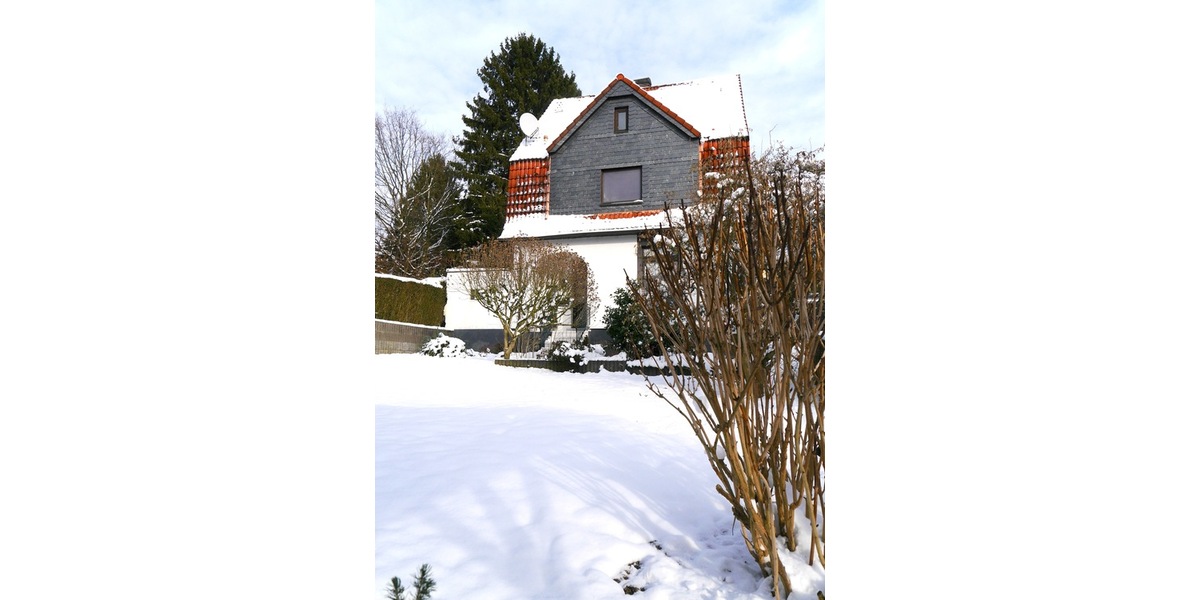 SG, freist. EFH, 5 Zi., 160m² Wfl., 747 GrSt., 2x Doppel-Grg.+CP, Keller, Terr. Stellpl. 5 zimmer