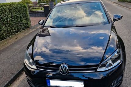VW Golf 126.000 km 8.300 &euro; Siegburg 53721