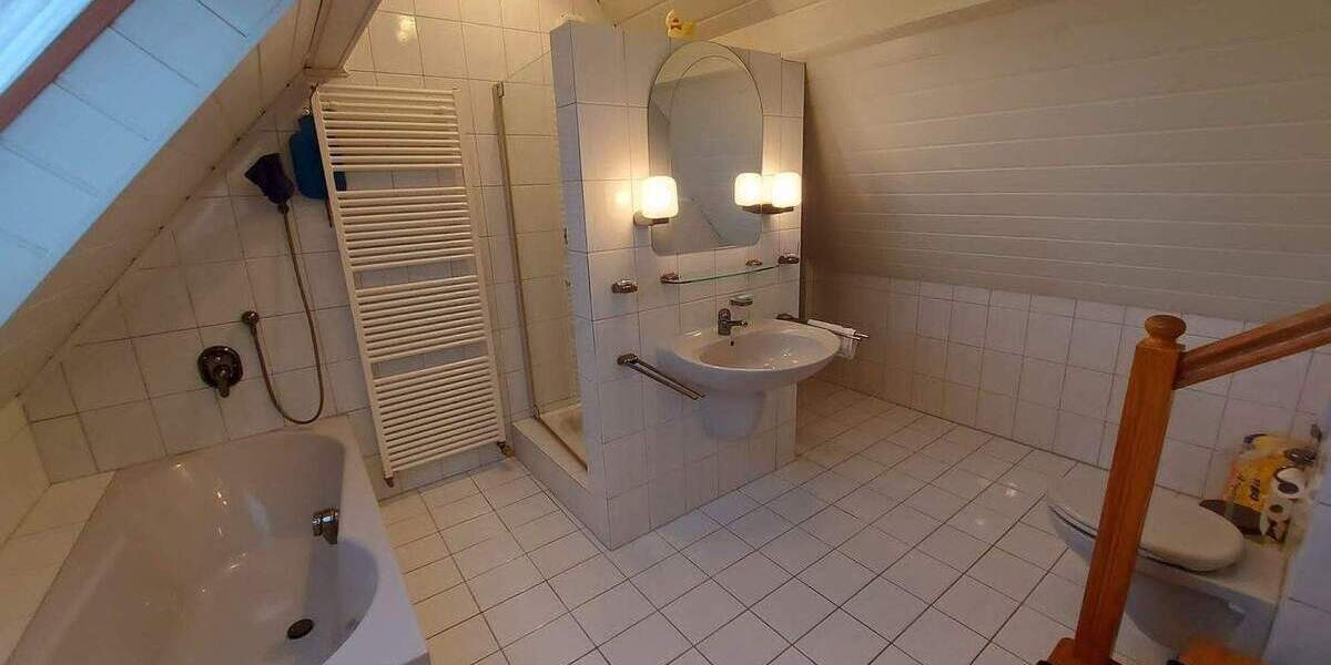 Doppelhaushälfte Bornheim - 7 Zimmer, 162 m&sup2;, 328.000&euro; | Angebot:26686407