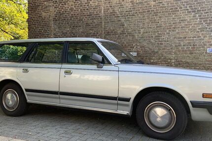 Mazda 929 190.000 km 8.300 € Düsseldorf 40479