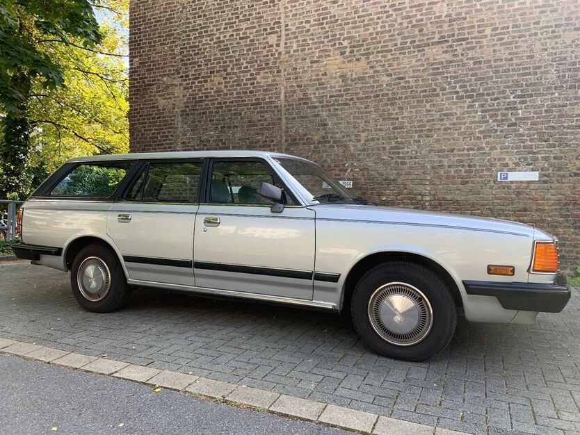 Mazda 929 190.000 km 8.300 € Düsseldorf 40479