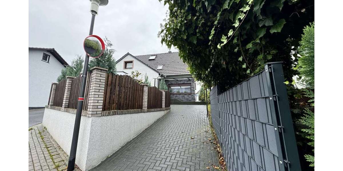 Einfamilienhaus Hennef - 8 Zimmer, 200 m&sup2;, 460.000&euro; | Angebot:25349492
