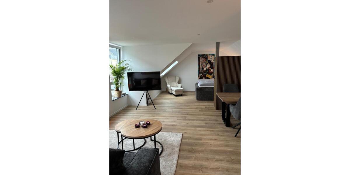 Einfamilienhaus Langenfeld (Rheinland) - 1 Zimmer, 63 m&sup2;, 1.250&euro; | Angebot:27615824
