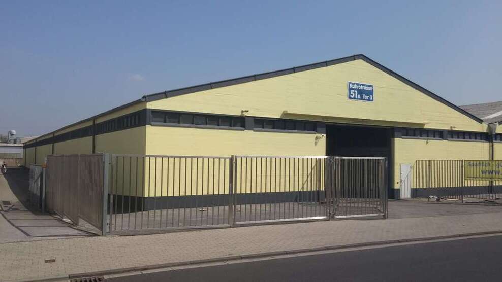 Halle in Neuss 950 € 150 m²