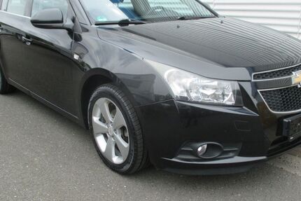 Chevrolet Cruze 143.095 km 3.988 &euro; Köln 50933