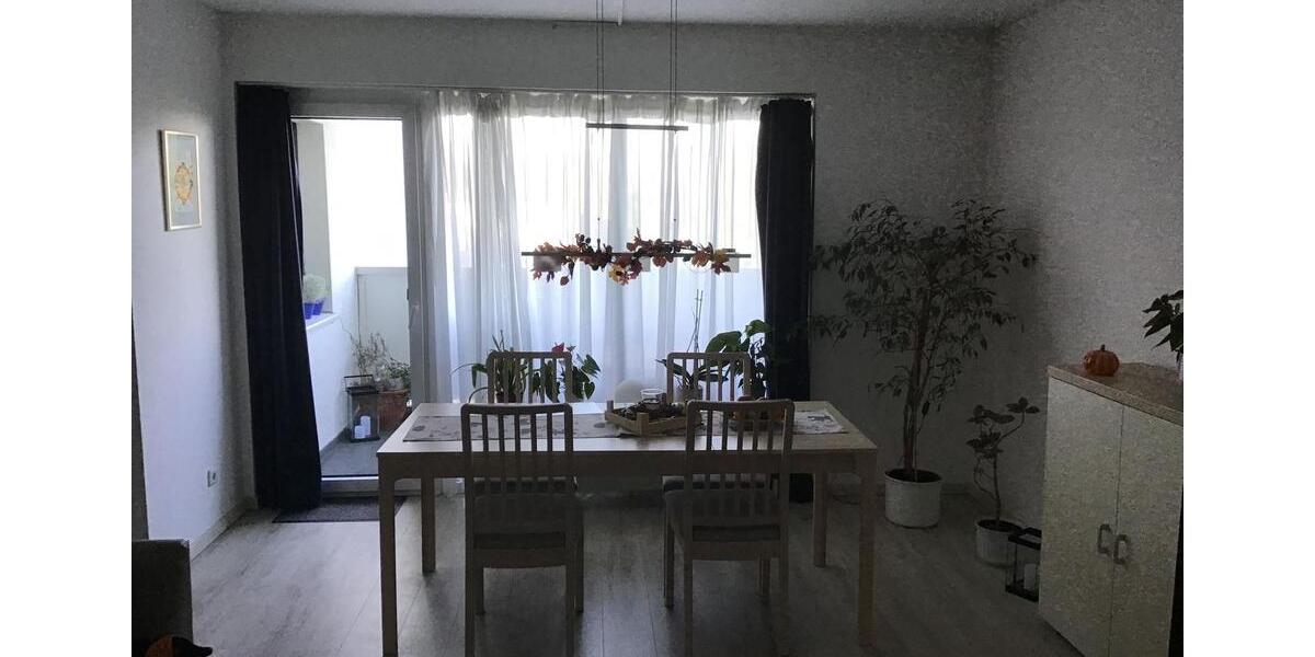 Zwei-Zimmer-Wohnung mit Balkon & Schwimmbad! Solingen Wald 2 zimmer