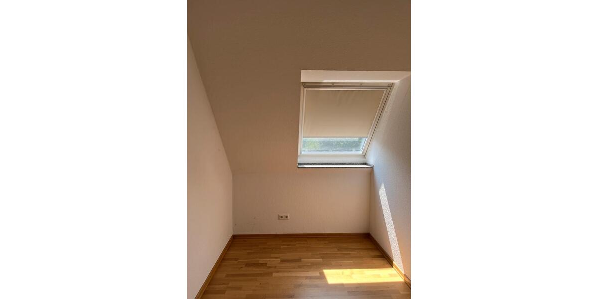 Etagenwohnung Monheim am Rhein - 4 Zimmer, 95 m&sup2;, 275.000&euro; | Angebot:26252279