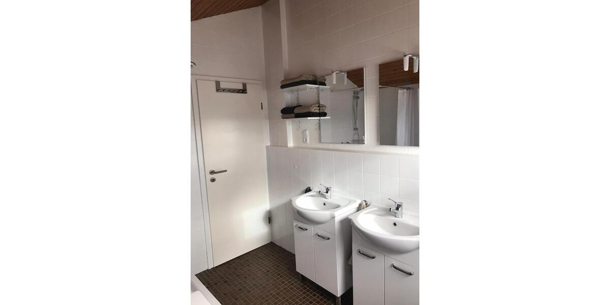 Einfamilienhaus Bonn Gielgen - 5 Zimmer, 24 m&sup2;, 465&euro; | Angebot:25053914