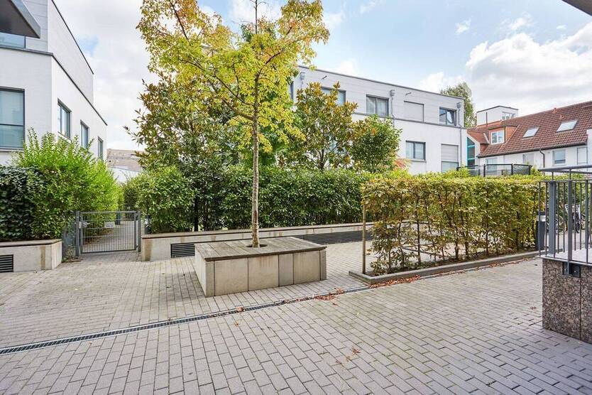 Exklusive 4-Zimmer-Wohnung mit Balkon & Aufzug in Düsseldorf-Oberkassel - sofort bezugsfrei!