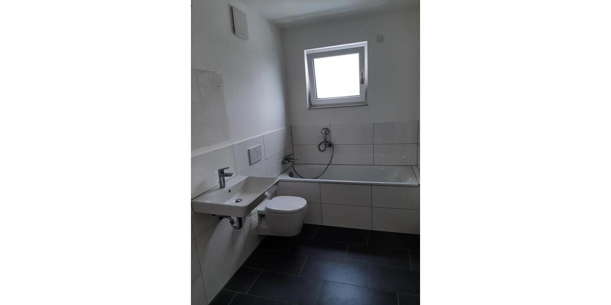 Bei VIVAWEST die Sonnenstrahlen auf dem eigenen Balkon genießen. 3 zimmer