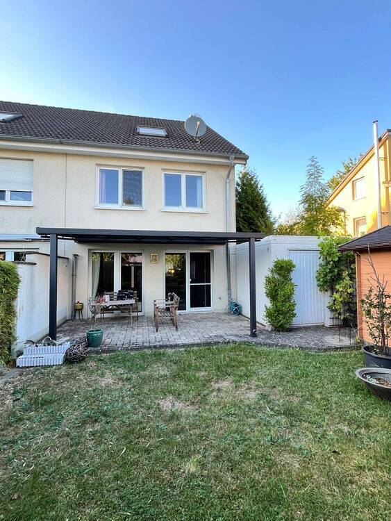 Geräumiges Familienhaus mit Terrasse in Rommerskirchen