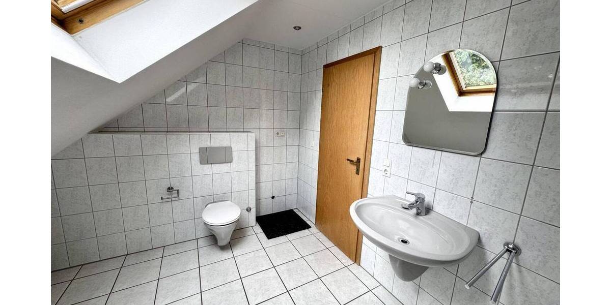 Großes Einfamilienhaus mit Einliegerwohnung in Leverkusen - Quettingen 6 zimmer