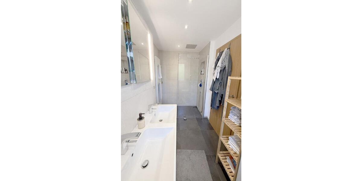 Reihenhaus Frechen - 5 Zimmer, 154 m&sup2;, 2.650&euro; | Angebot:26060513