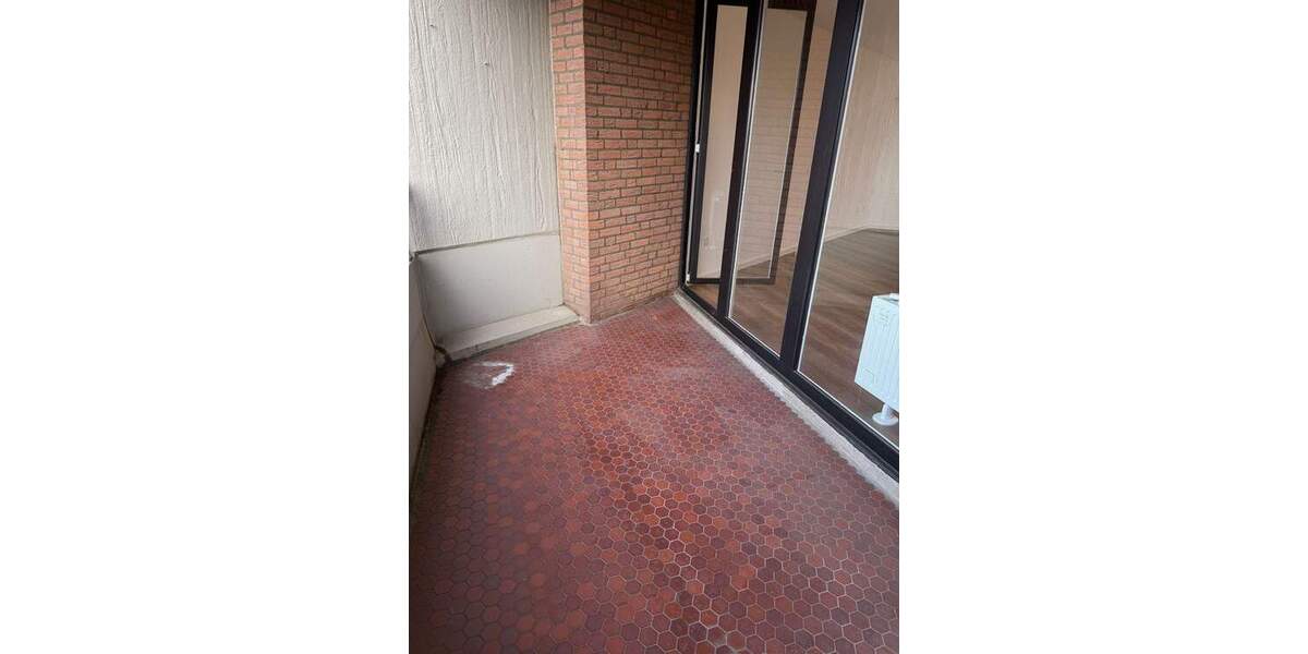 Etagenwohnung Köln Westhoven - 3 Zimmer, 96 m&sup2;, 1.400&euro; | Angebot:25361837