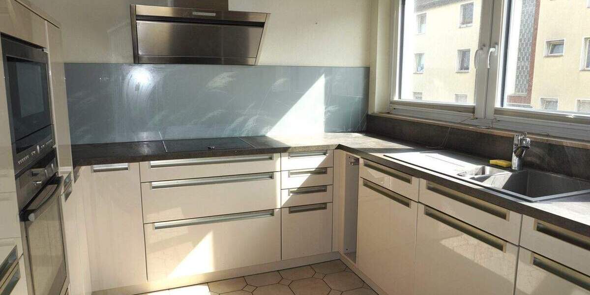 Sonne bis zum Abend auf der Terrasse - viel Platz zum Leben & neue Hybridheizung in Lev. - Opladen! 5 zimmer