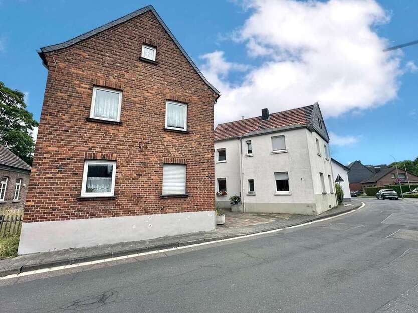 Haus zum Kaufen in Neuss 449.000 € 210 m²