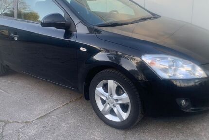 Kia ceed / Ceed 112.827 km 4.995 &euro; Köln 51107