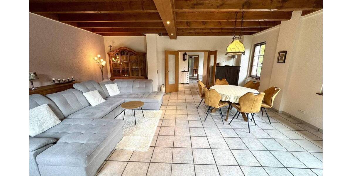 Großes Einfamilienhaus mit Einliegerwohnung in Leverkusen - Quettingen 6 zimmer