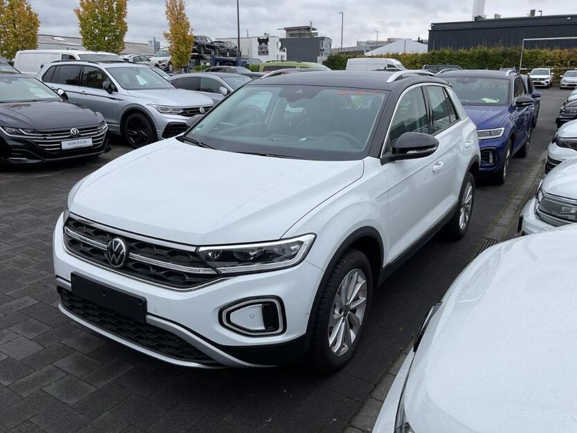 VW T-Roc 4.965 km 29.950 € Hilden 40721