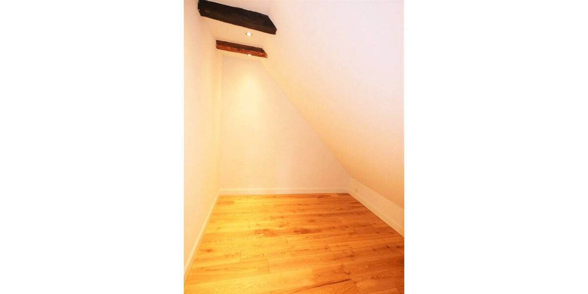 Einfamilienhaus Köln Dünnwald - 6 Zimmer, 240 m&sup2;, 3.500&euro; | Angebot:25728027