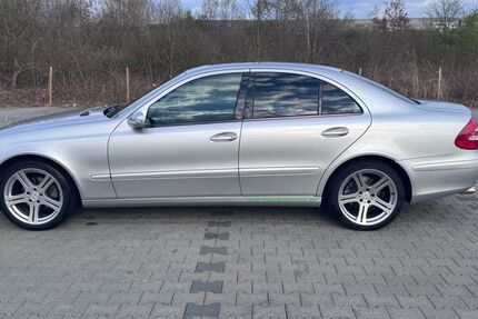 Mercedes-Benz E 240 150.000 km 4.900 &euro; Niederkassel 53859