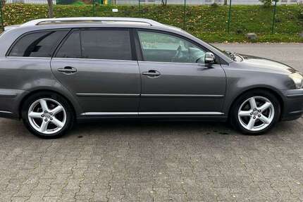 Toyota Avensis 292.600 km 1.900 &euro; Pulheim 50259