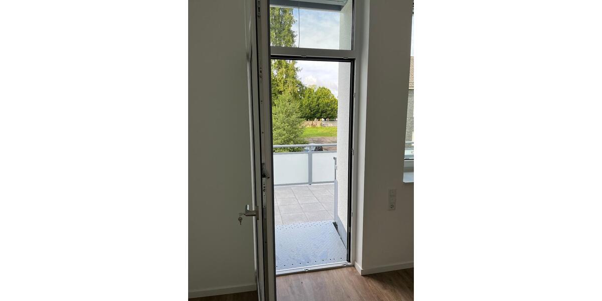 Etagenwohnung Wermelskirchen - 3 Zimmer, 90 m&sup2;, 1.300&euro; | Angebot:27605582