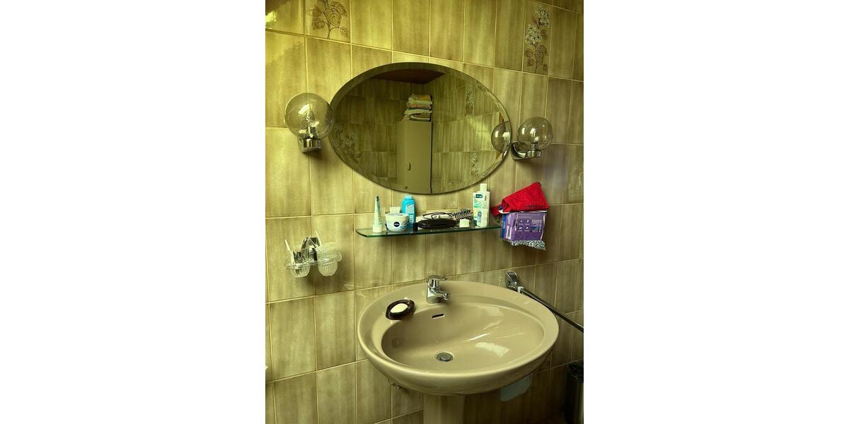 Schönes DHH mit großem schönen Garten 4 zimmer