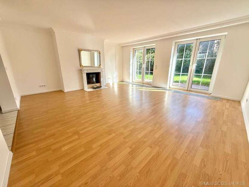 Haus zum Kaufen in Düsseldorf 1.780.000 € 213 m²