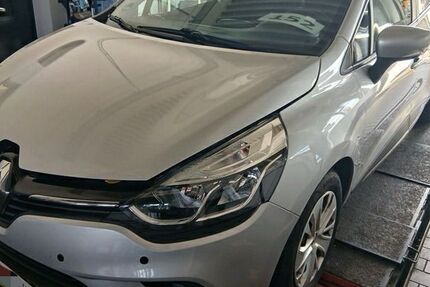 Renault Clio 88.000 km 7.938 &euro; Köln 51067