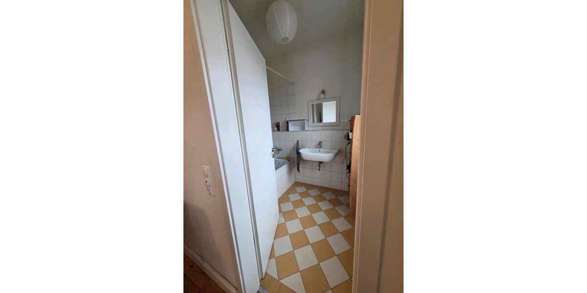 Etagenwohnung Bonn Poppelsdorf - 1 Zimmer, 18 m&sup2;, 550&euro; | Angebot:25374956