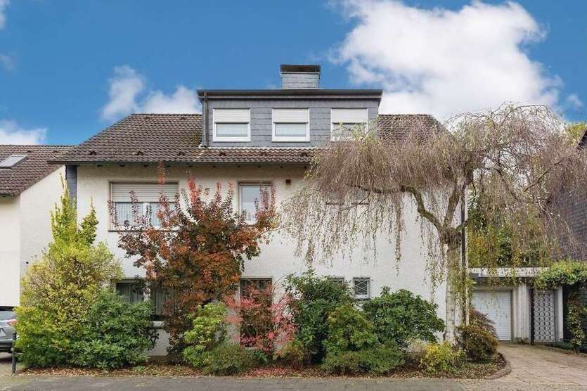 Haus zum Kaufen in Leverkusen 648.000 € 216 m²