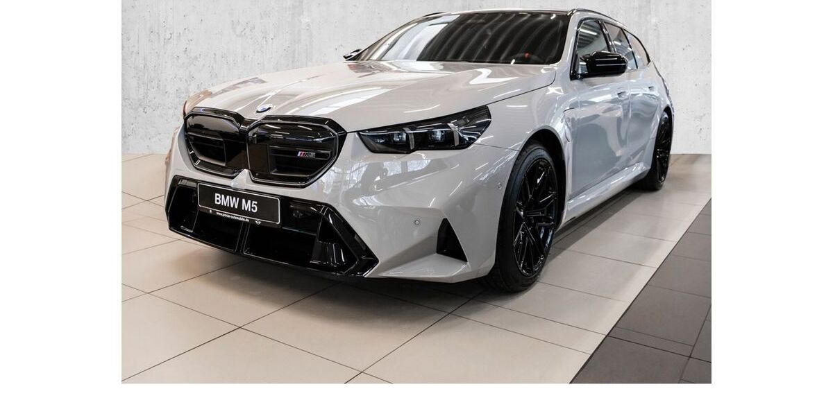 BMW M5 3.000 km 135.490 &euro; Köln-West 50858