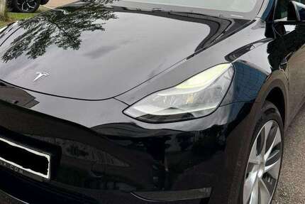 Tesla Model Y 28.000 km 39.000 &euro; Köln 51103
