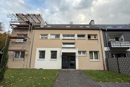 Moderne, vollmöblierte 2-Zimmer-Wohnung mit Garten in Köln zimmer