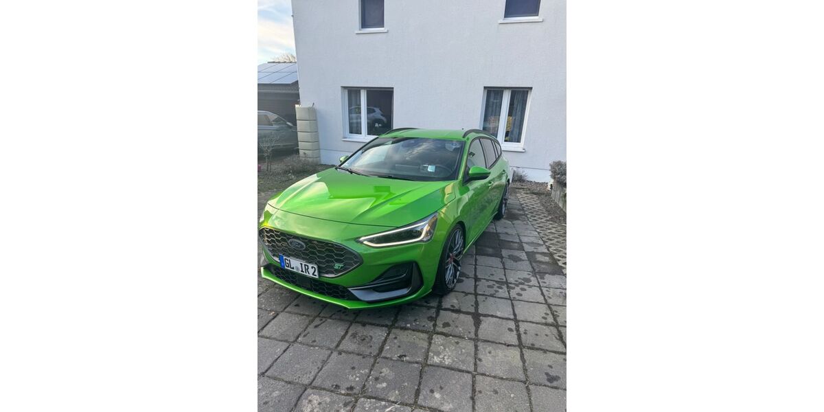 Ford Focus 9.600 km 34.899 &euro; Bergisch Gladbach 51467