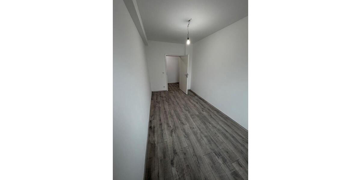 Erdgeschoßwohnung Solingen - 4 Zimmer, 81 m&sup2;, 950&euro; | Angebot:24729833