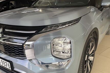 Mitsubishi Plug-in Hybrid Outlander 15.000 km 51.990 &euro; Brühl 50321