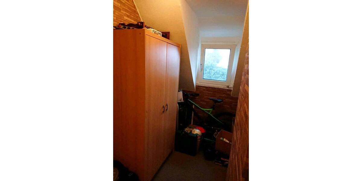 Dachgeschoßwohnung Wermelskirchen - 3.5 Zimmer, 60 m&sup2;, 132.000&euro; | Angebot:25887273