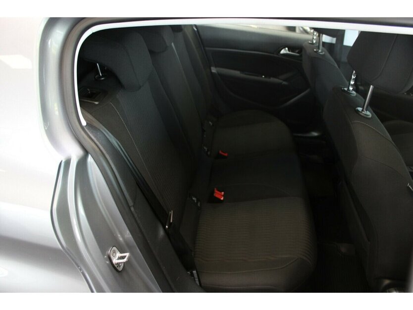 Peugeot 308 1.2 PureTech 110 Active - AHK - 71.312 km 9.980 € Euskirchen 53881