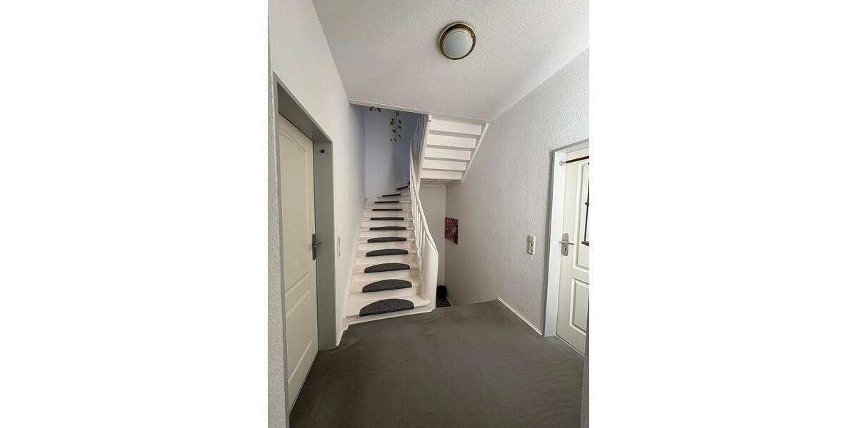 Reihenhaus Bonn Hardtberg - 5 Zimmer, 165 m&sup2;, 1.980&euro; | Angebot:25384120