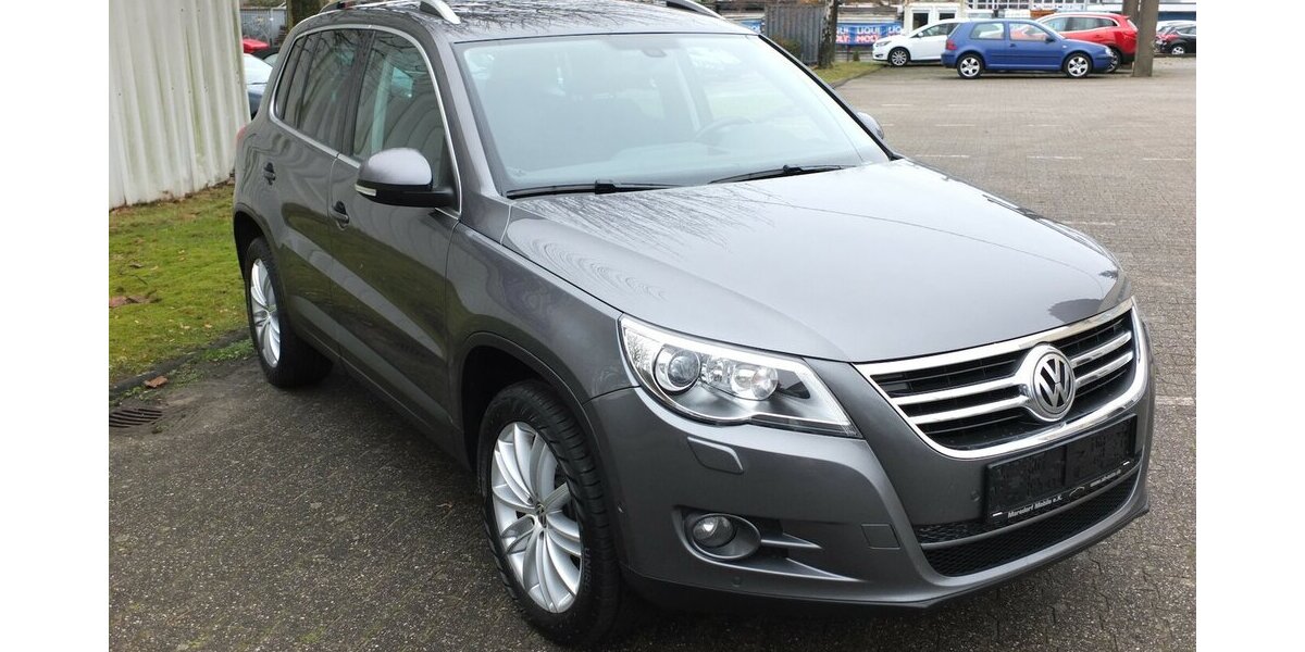 VW Tiguan TEAM orig.ATM ca 52 tkm XENON AHK PARKPILOT 112.432 km 10.598 &euro; Köln 50858