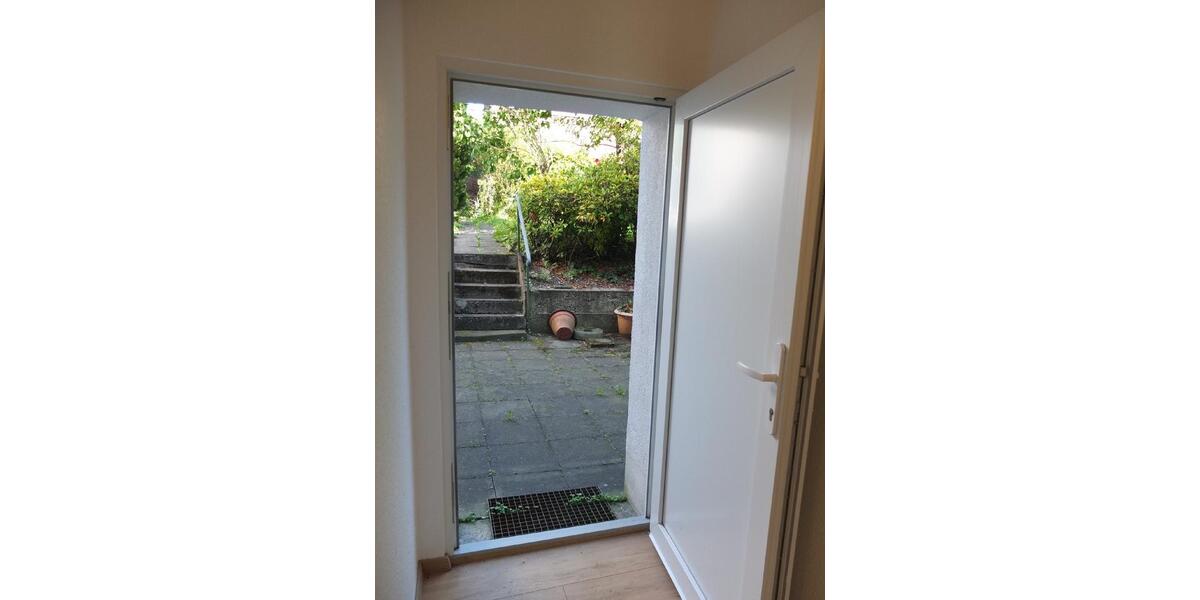 Büro- oder Servicefläche in exponierter Lage von Solingen-Wald! zimmer