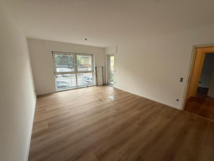 Moderne 2-Zimmer-Wohnung neu saniert — bezugsfrei sofort-Liblar zimmer