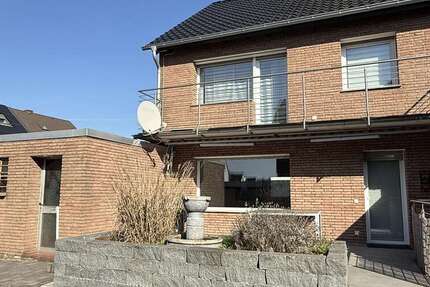 Haus Niederkassel - 5 Zimmer, 140 m&sup2;, 1.800&euro; | Angebot:25027237