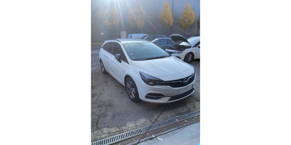Opel Astra K Sports1.5CDTI.NAVI. VOLL-LED.PDC.ALUF 140.000 km 4.100 &euro; Hilden 40721