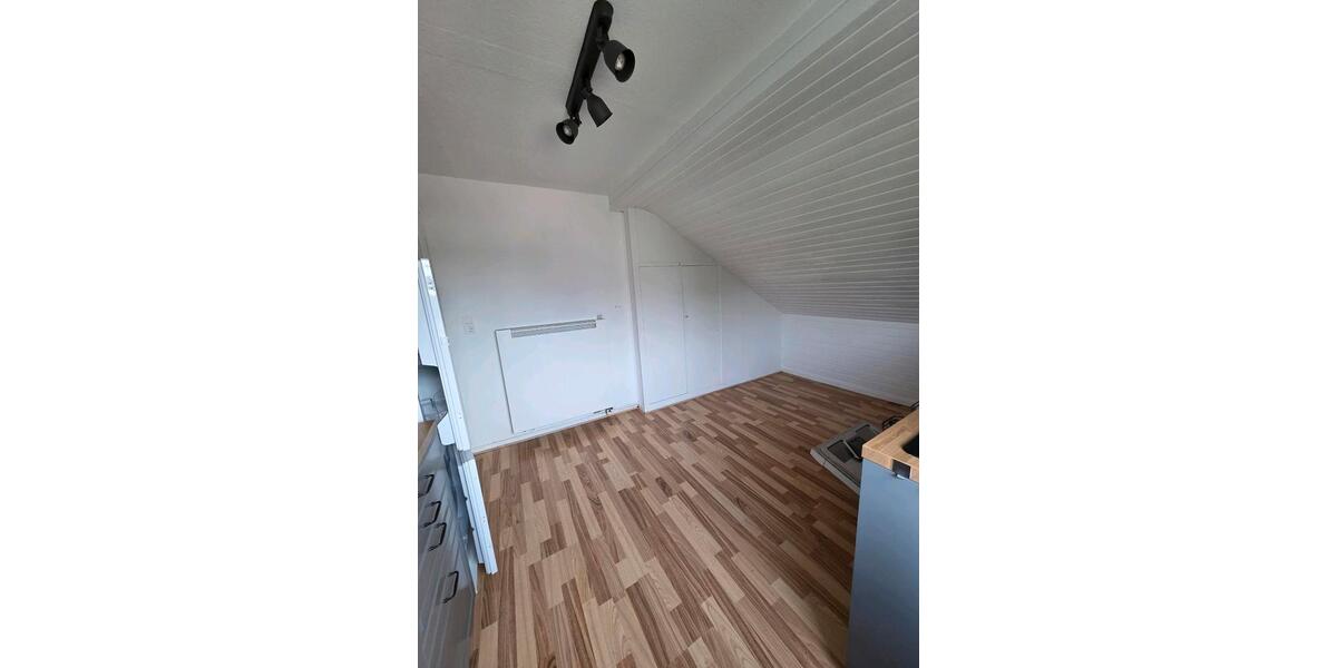 Dachgeschoßwohnung Leverkusen Alkenrath - 3 Zimmer, 50 m&sup2;, 800&euro; | Angebot:27567584