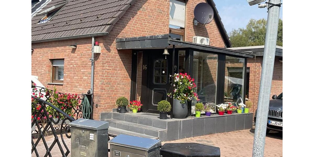 Einfamilienhaus Köln Mülheim - 12 Zimmer, 270 m&sup2;, 740.000&euro; | Angebot:27142608